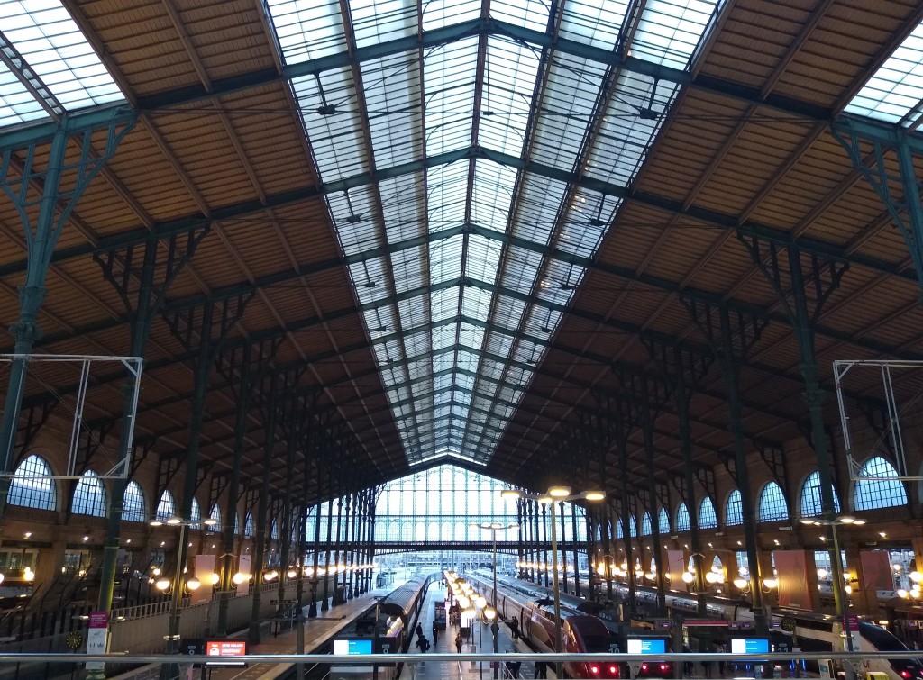 Large inside photo of Gare du Nord