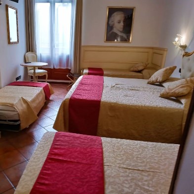 Top Venice budget hotels: Locanda SS.Giovanni e Paolo
