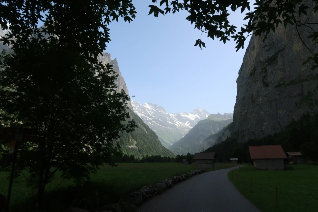 Lauterbrunnen Valley Guide - the wide walking track to Stechelberg